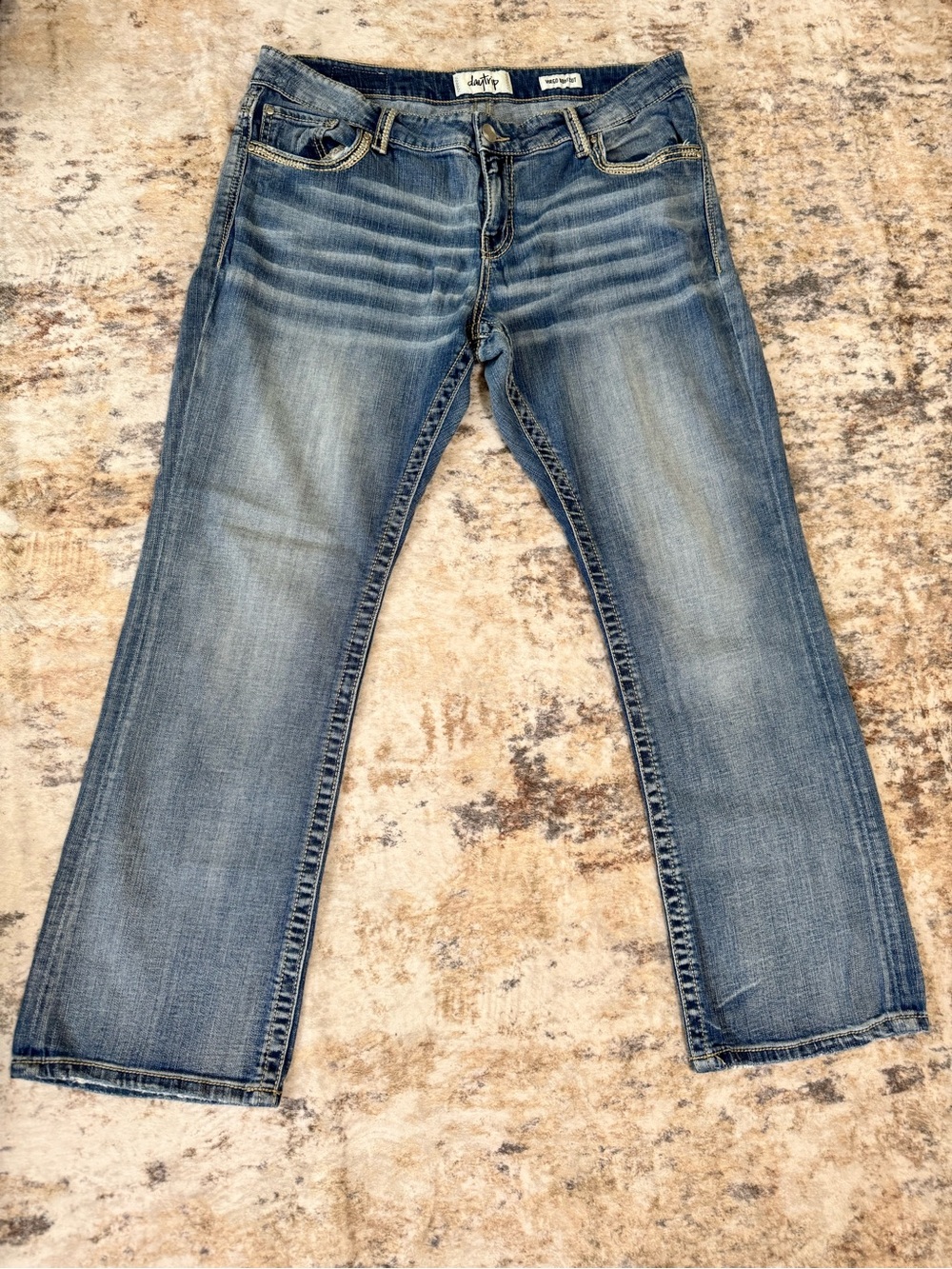 Daytrip Buckle Exclusive Virgo Light Blue Bootcut Jeans Thick Stitch Faded Wash